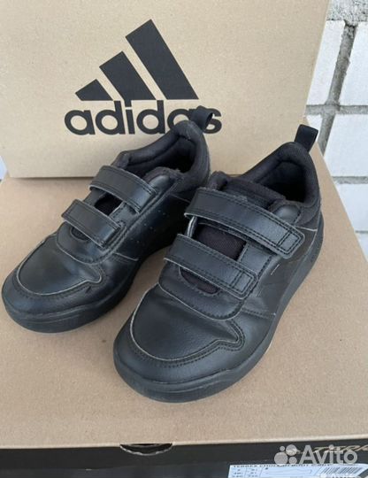 Кроссовки adidas 30