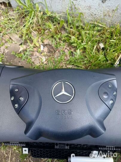 Подушка безопасности водителя Mercedes W211 / E211
