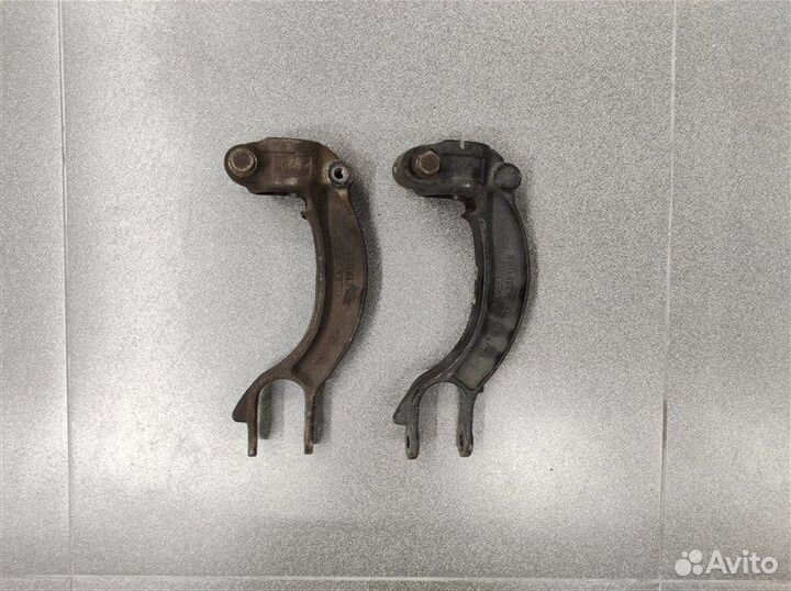 Вилка амортизатора Audi A4 B8