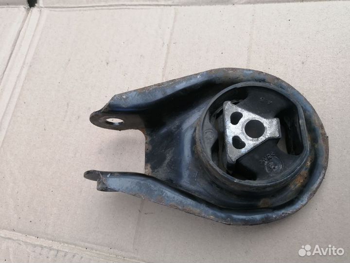 Подушка кпп Ford Focus 2008 1404996 CB4