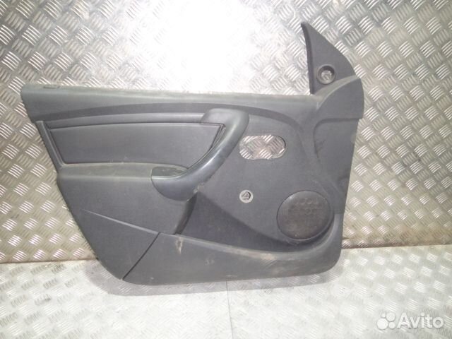 Обшивка двери Duster (12-15) пер L под мсп б\у (арт. 809015346R)