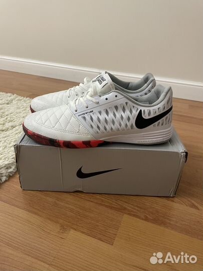 Футзалки nike новые 42