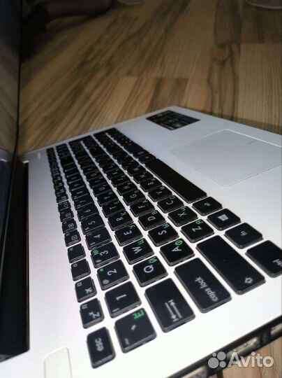 Ноутбук asus X553S
