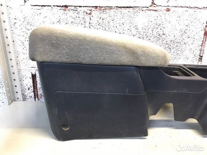 Центральная консоль Mitsubishi Eterna седан 2.0