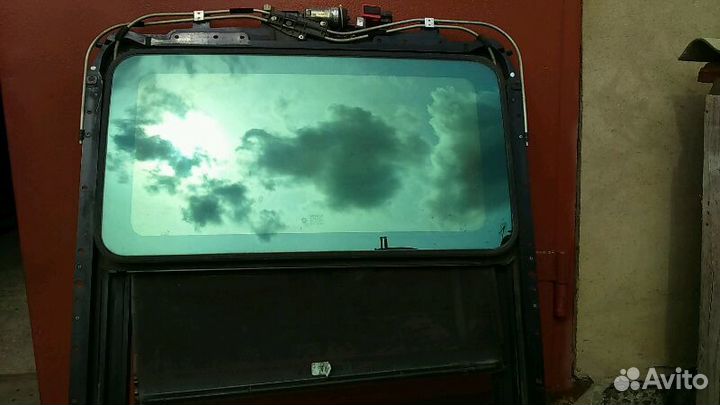 Люк автомобильный