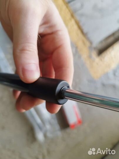 Амортизатор капота LADA 2121