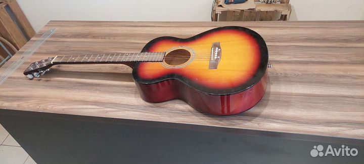 Акустическая гитара