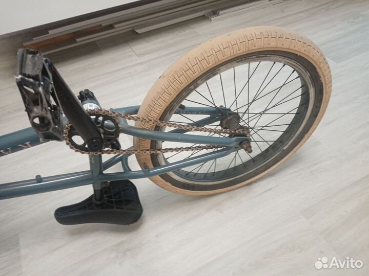 Трюковой велосипед BMX