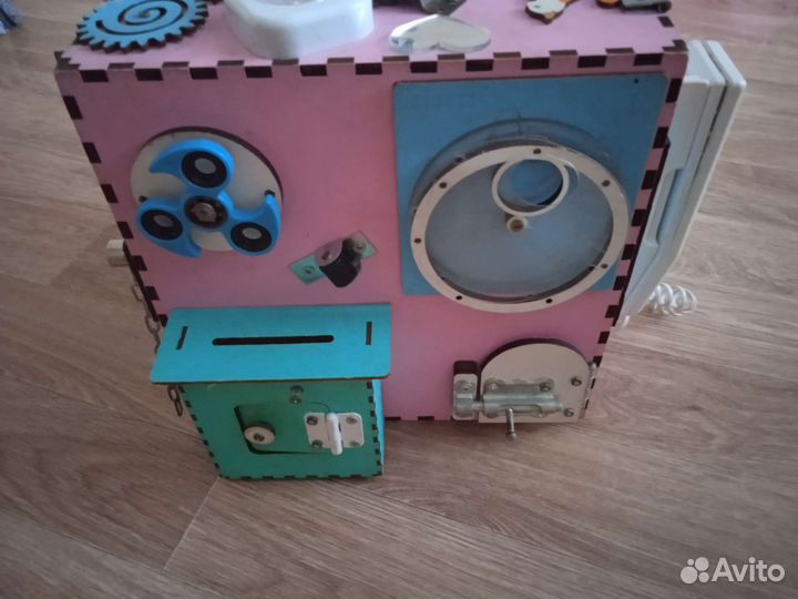 Бизиборд куб