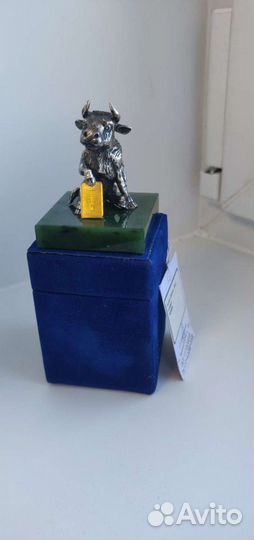 Сувенир бык, золото 999,9пр, серебро 925 пр, нефри