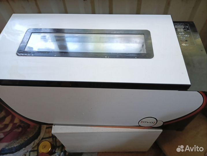 Инкубатор автоматический