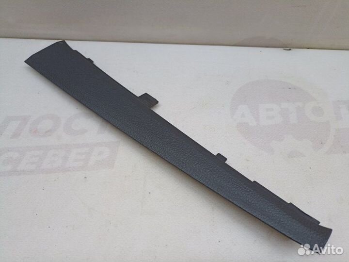 Обшивка стойки передняя правая Volkswagen Jetta A6