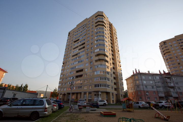 2-к. квартира, 63 м², 9/17 эт.