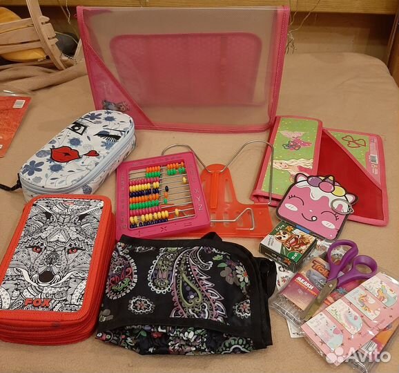 Набор школьных принадлежностей для девочки