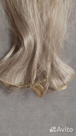 Волосы на заколках блонд