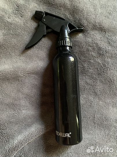 Бигуди, пульверизатор, кисти, сметка