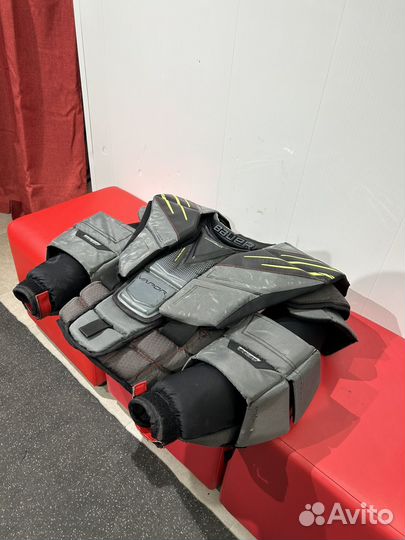 Вратарский нагрудник Bauer Vapor Hyperlite Sr S