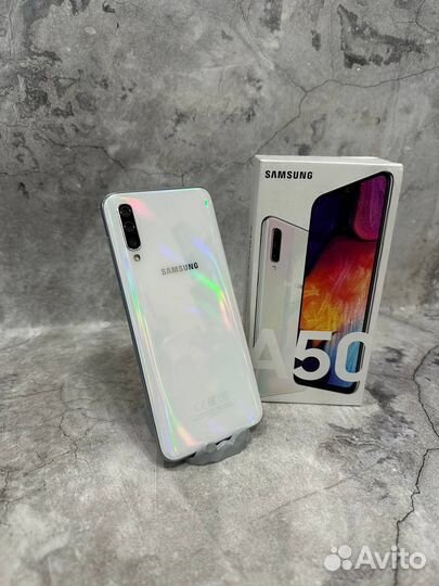 Samsung Galaxy A50, 4/64 ГБ