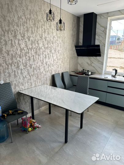 Стол из керамогранита