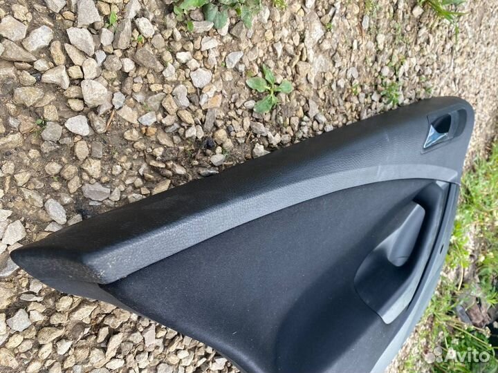 Обшивка двери задняя левая Volkswagen Passat B6