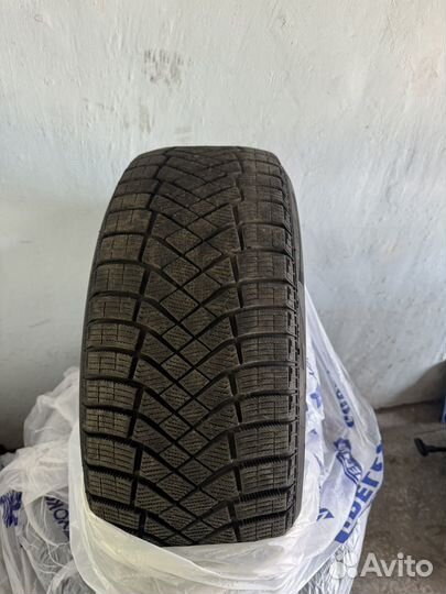 Pirelli Ice Zero FR 225/55 R18