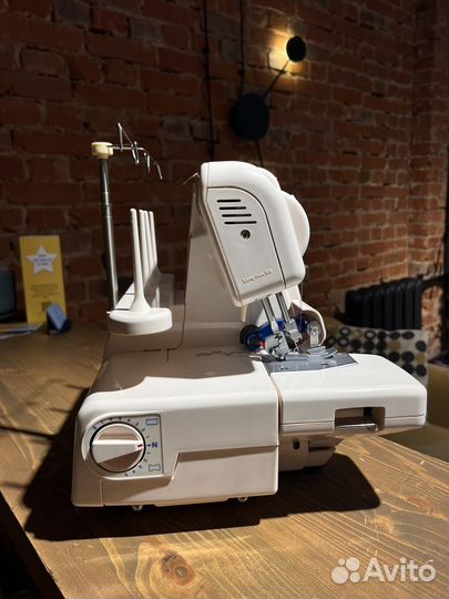 Оверлок Merrylock 005