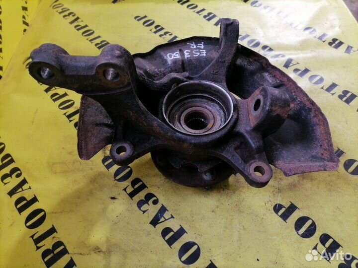 Кулак поворотный передний правый Lexus Es350