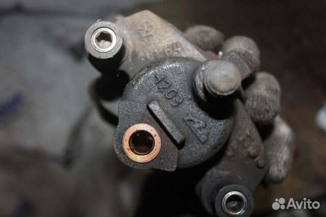 Суппорт задний правый Chrysler Voyager Iv RG