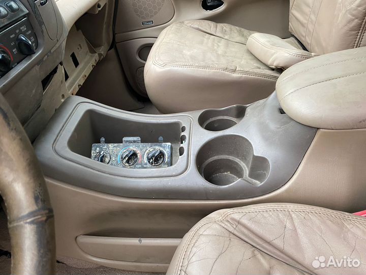 Центральная консоль Ford Expedition 1