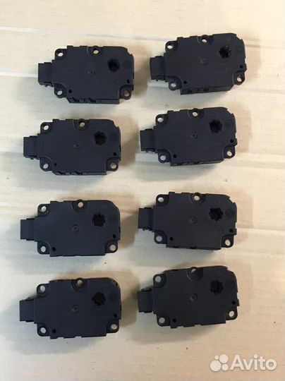 Моторчик (привод) заслонки климата VAG