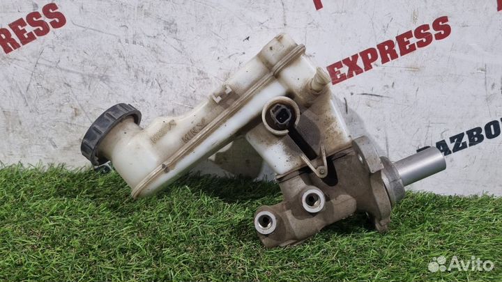 Цилиндр тормозной главный Venga 2010-2018