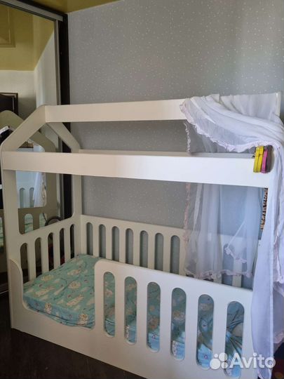 Кровать домик