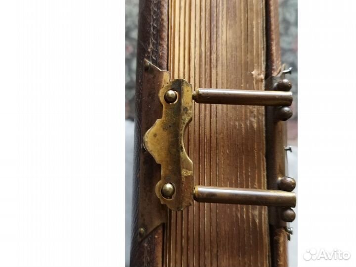 Старинный альбом для фотографий