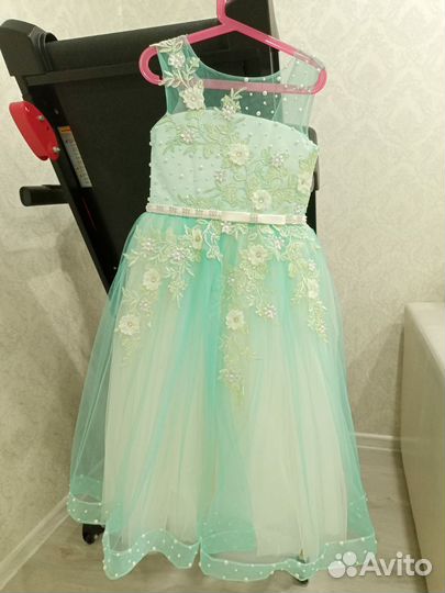 Нарядное платье