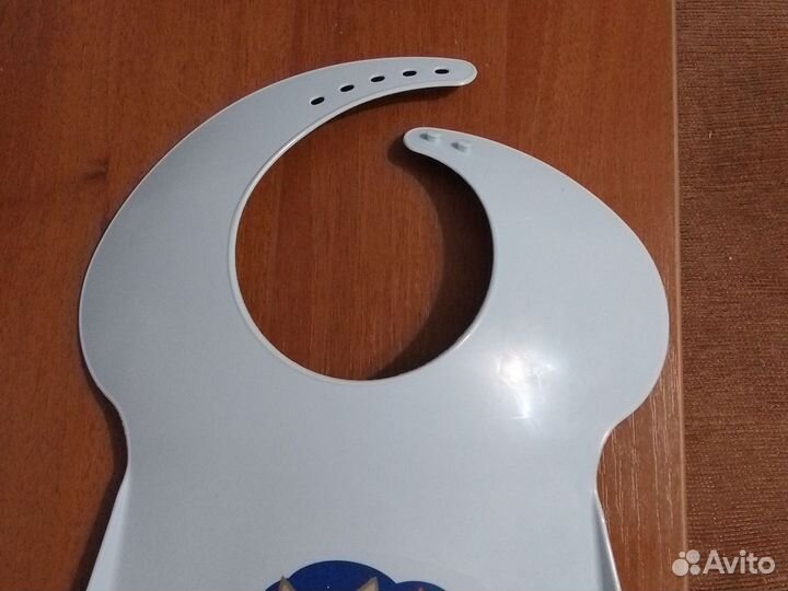 Нагрудник-слюнявчик пластиковый