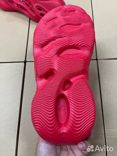 Шлепанцы мужские Yeezy Foam Runner Vermillion