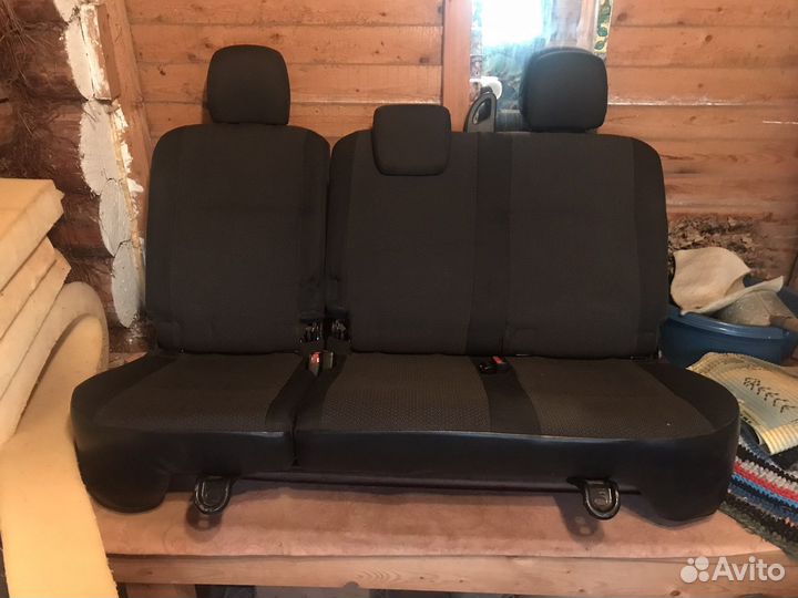 Заднее сиденье LADA largus