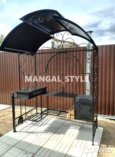 Мангал с крышей