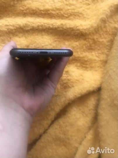 Телефон iPhone 8 64 gb