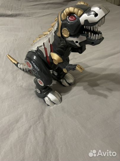 Детская игрушка динозавр