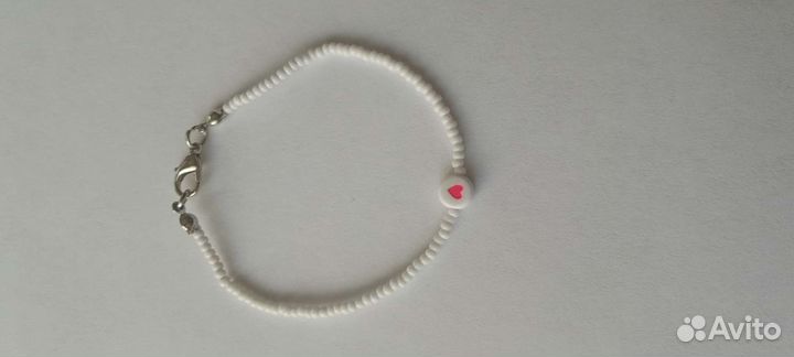 Набор браслетов из бисера