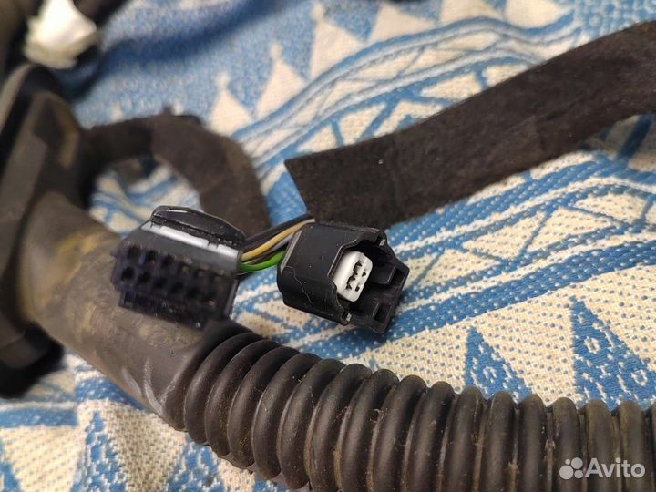 Проводка передней левой двери Рено Логан 2