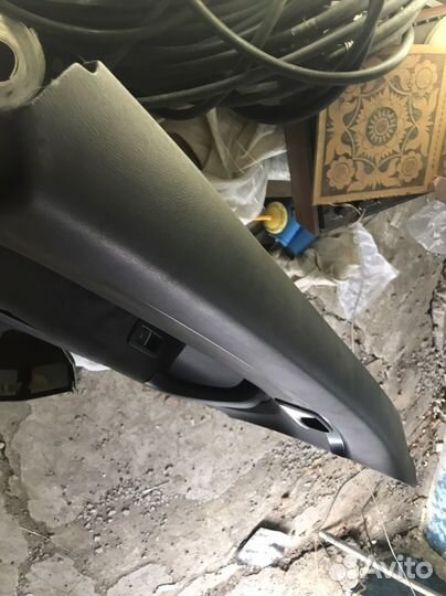 Внутреняя Обшивка двери на фольцваген Тауран