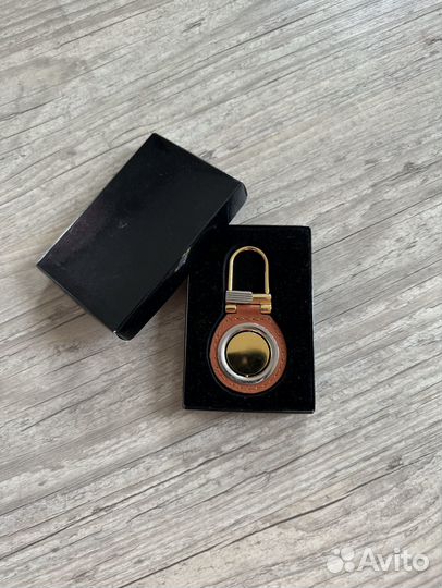 Новый золотой брелок