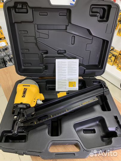 Пневматический нейлер Dewalt DPN9021PL (21) 45-90