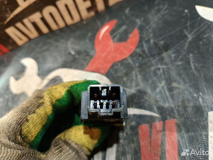 Кнопка обогрева лобового стекла Kia Sorento BL