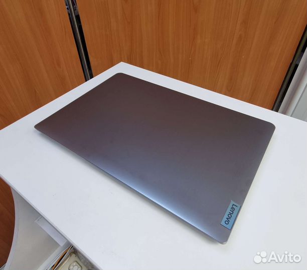 Новый ноутбук Lenovo Ryzen 3