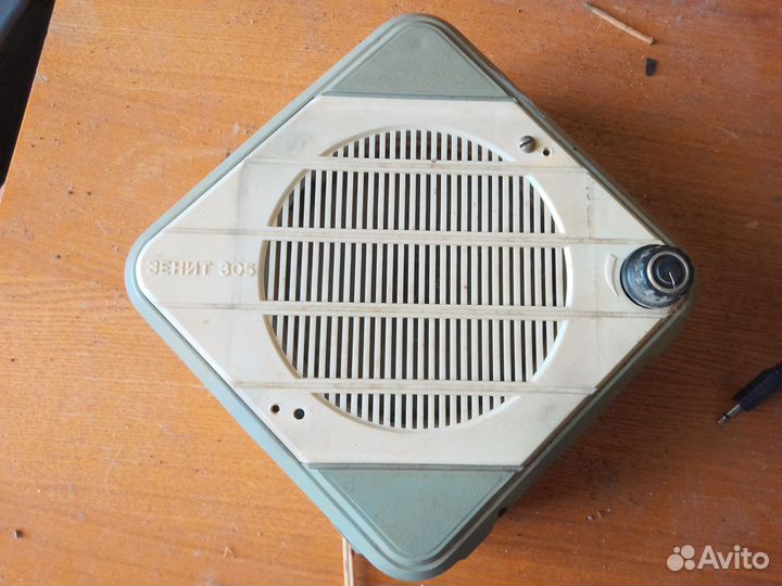 Радиоприёмники, магнитофоны на запчасти