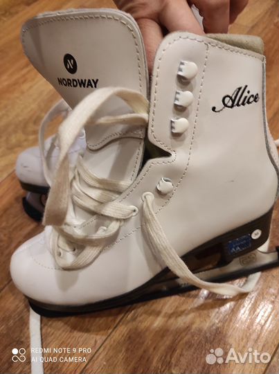 Коньки фигурные женские 36 и 34 размера