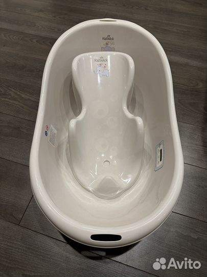 Ванночка для купания с горкой